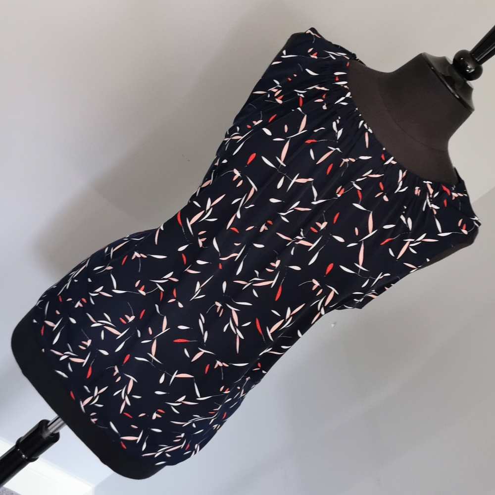 Banana Republic top size L